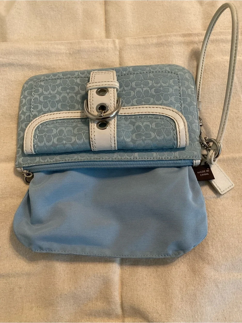 Authentic Coach Soho Signature C Shoulder Bag & Matching Wristlet Set F10926